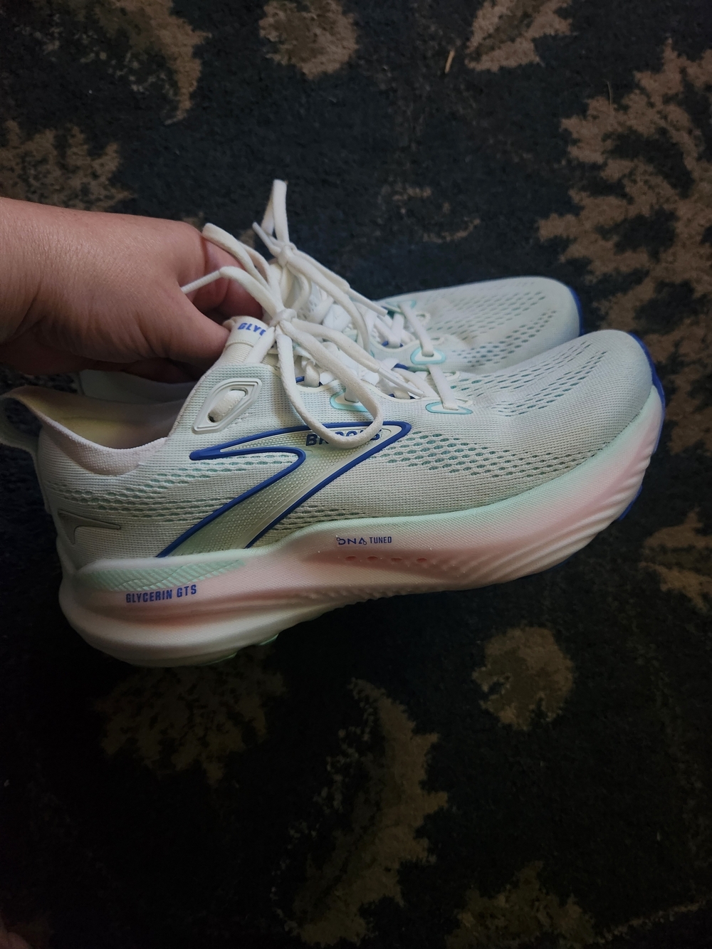 Women's Brooks Glycerin GTS 22 Running Shoes - SIZE 7.5 Wide - LIKE NEW